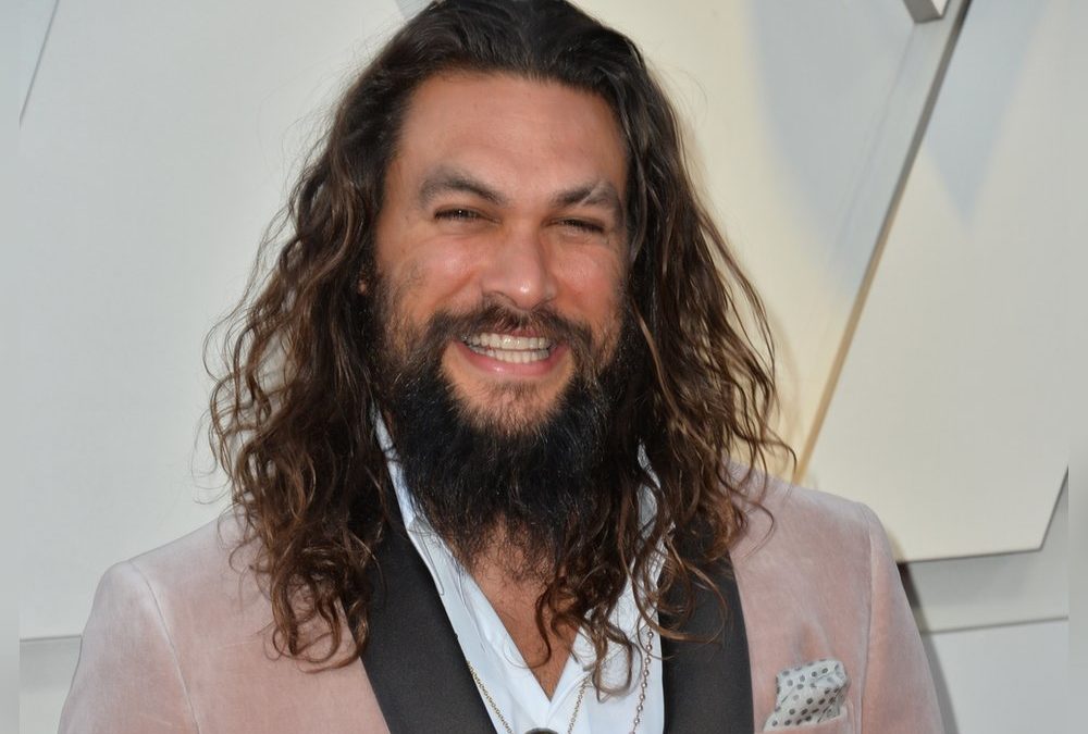 Jason Momoa braucht Barbra Streisand an Weihnachten