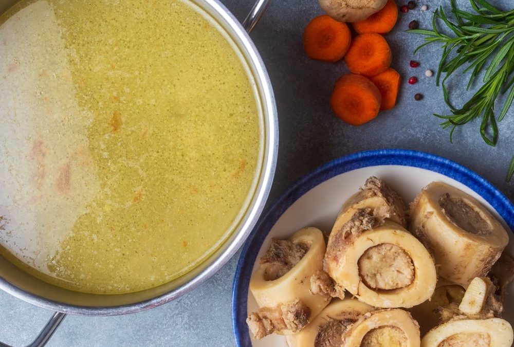 „Flüssiges Gold“: Ist Knochenbrühe wirklich so gesund?
