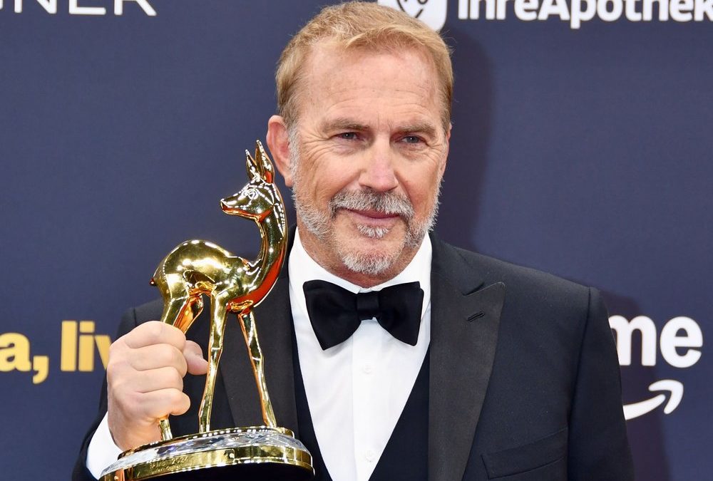 Kevin Costner nimmt Bambi an – und verpasst „Yellowstone“-Premiere
