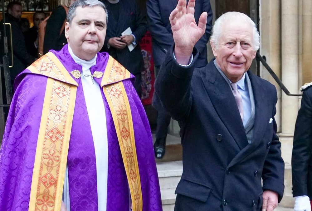 König Charles besucht Adventsgottesdienst in London