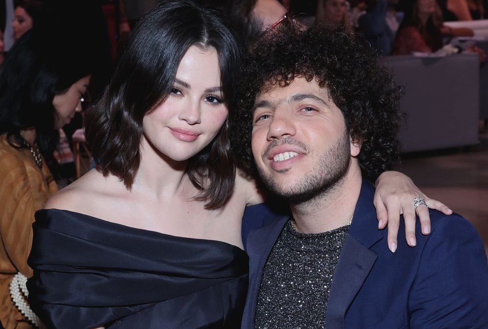 Selena Gomez und Benny Blanco teilen Knutschfoto nach den Feiertagen