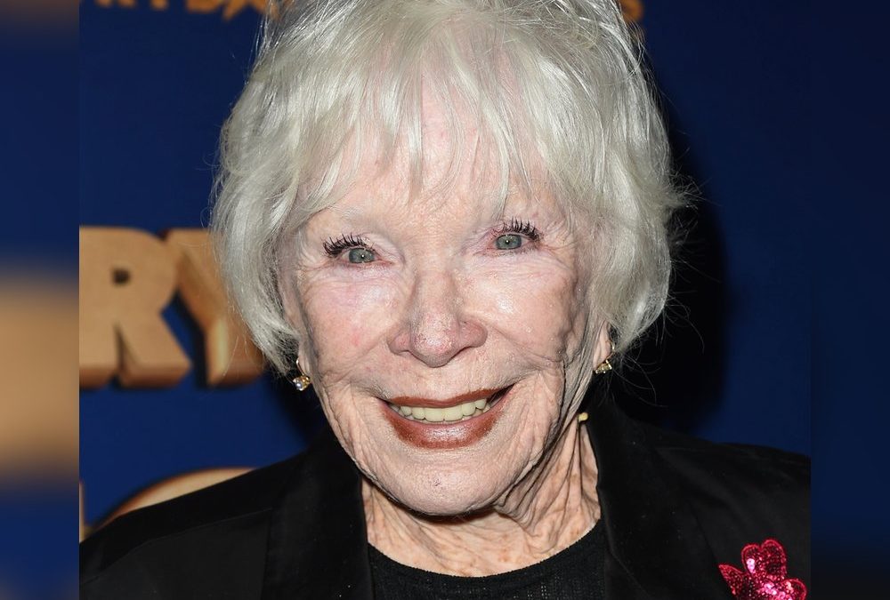 Schräges Jobangebot: Shirley MacLaine sucht trinkfesten Assistenten