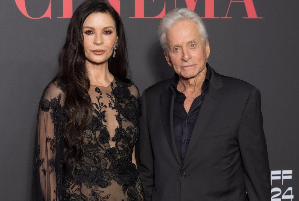 Mit Ehemann Michael Douglas: Catherine Zeta-Jones strahlt bei Event