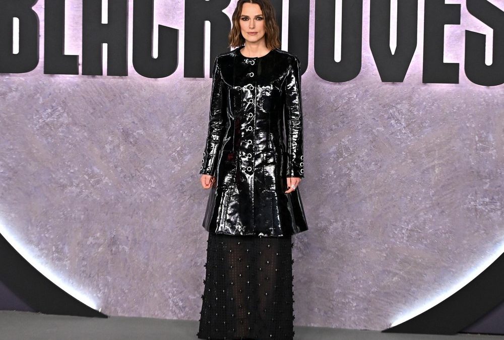 Keira Knightley glänzt im „Matrix“-inspirierten Agenten-Look