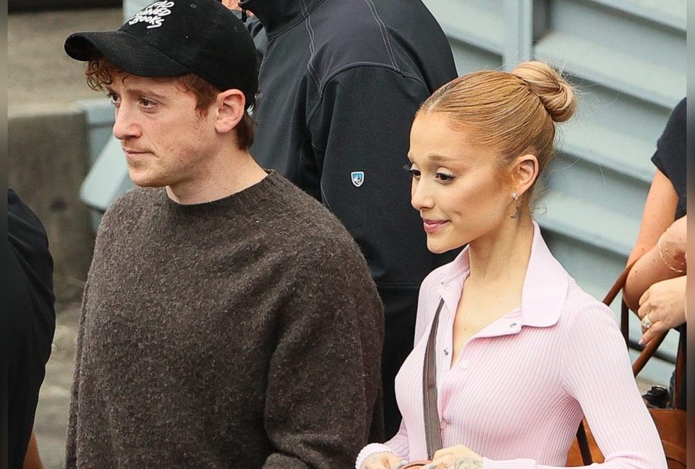Ariana Grande und Ethan Slater shoppen Weihachtsbaum