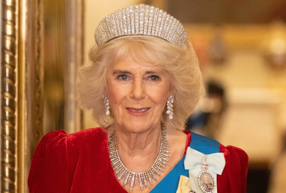 Erinnerung an verstorbene Queen: Camilla trägt besondere Tiara
