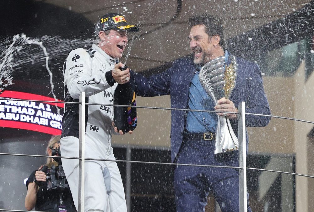Jubelszene: Brad Pitt feiert bei Formel 1 in Abu Dhabi