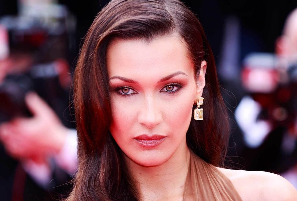 Mit ihrem Cowboy-Freund: Bella Hadid überrascht in „Yellowstone“