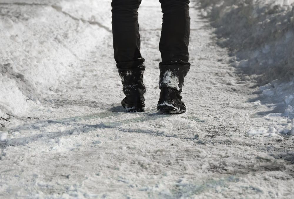 Vorsicht, Glatteis und Matsch! So beugt man Verletzungen vor