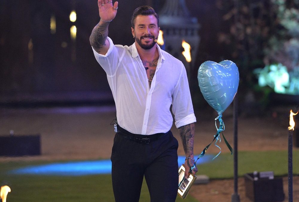 Mischa Mayer: Baby-Glück nach über 35-Stunden-Wehen