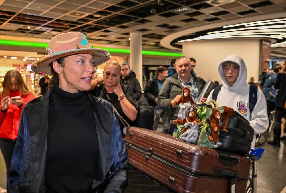 Dschungelkönigin Lilly Becker mit Sohn Amadeus zurück in Deutschland
