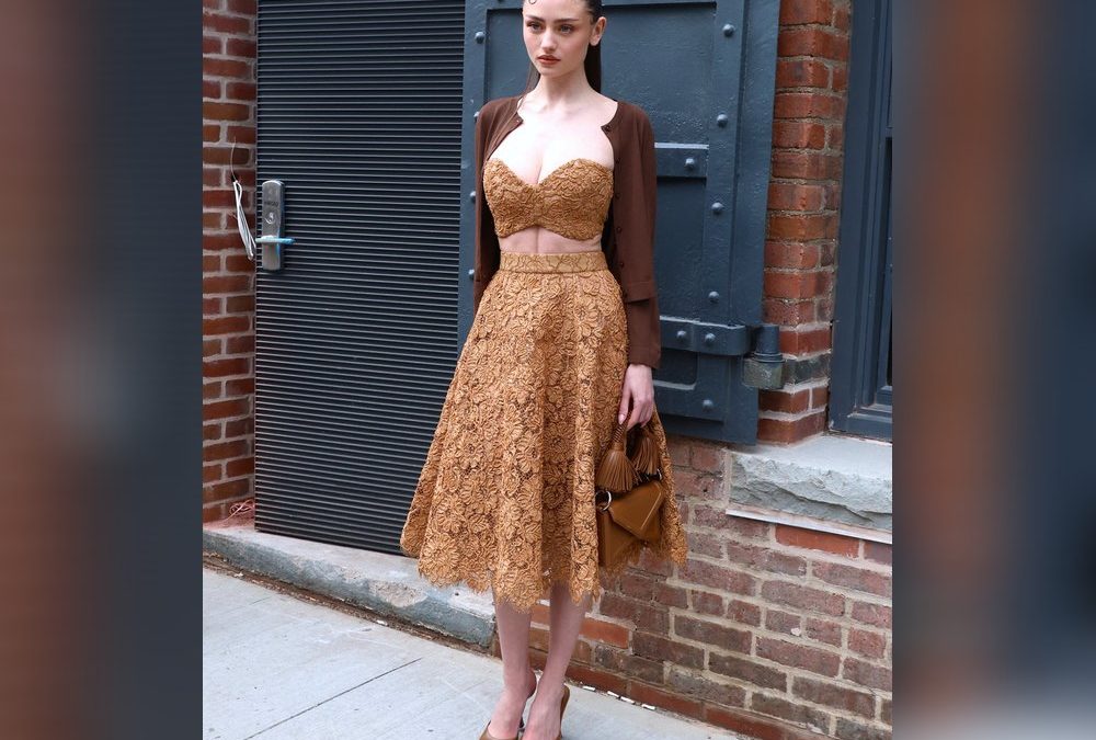 Fashion Week in New York: Leni Klum begeistert im Spitzen-Look