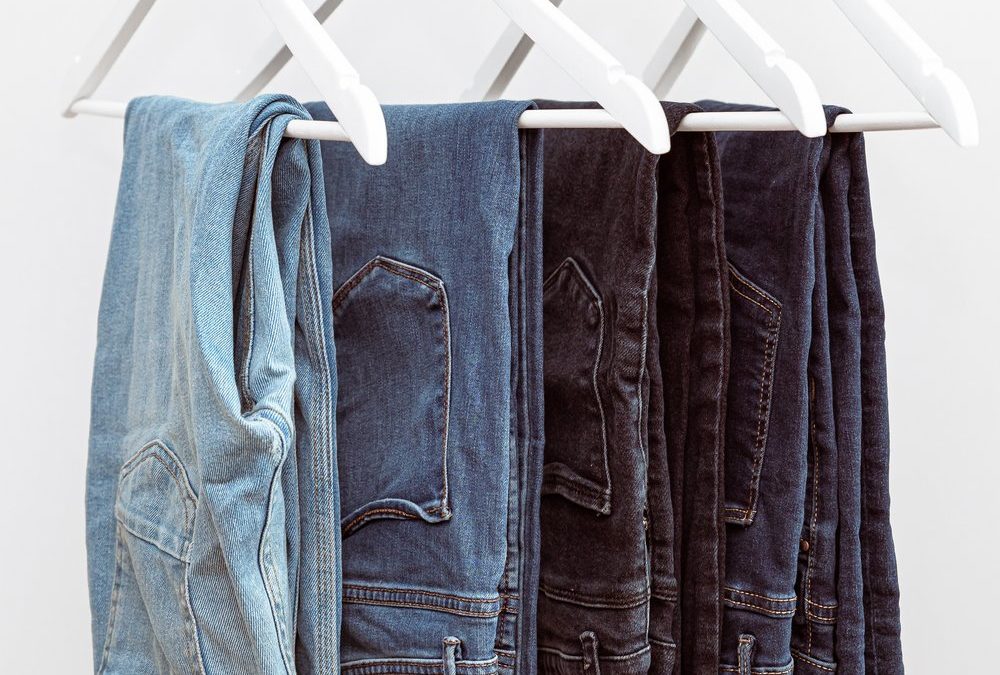 Jeans richtig pflegen: Wie Farbe und Form nicht verloren gehen