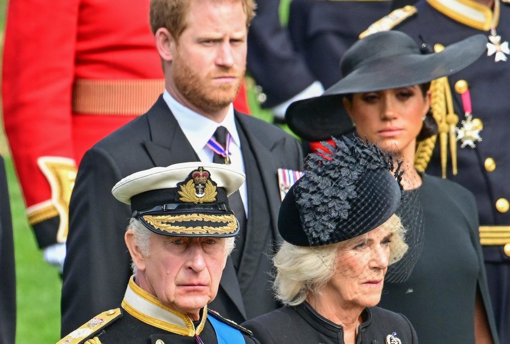 Ruiniert Prinz Harry den 80. Geburtstag von Königin Camilla?