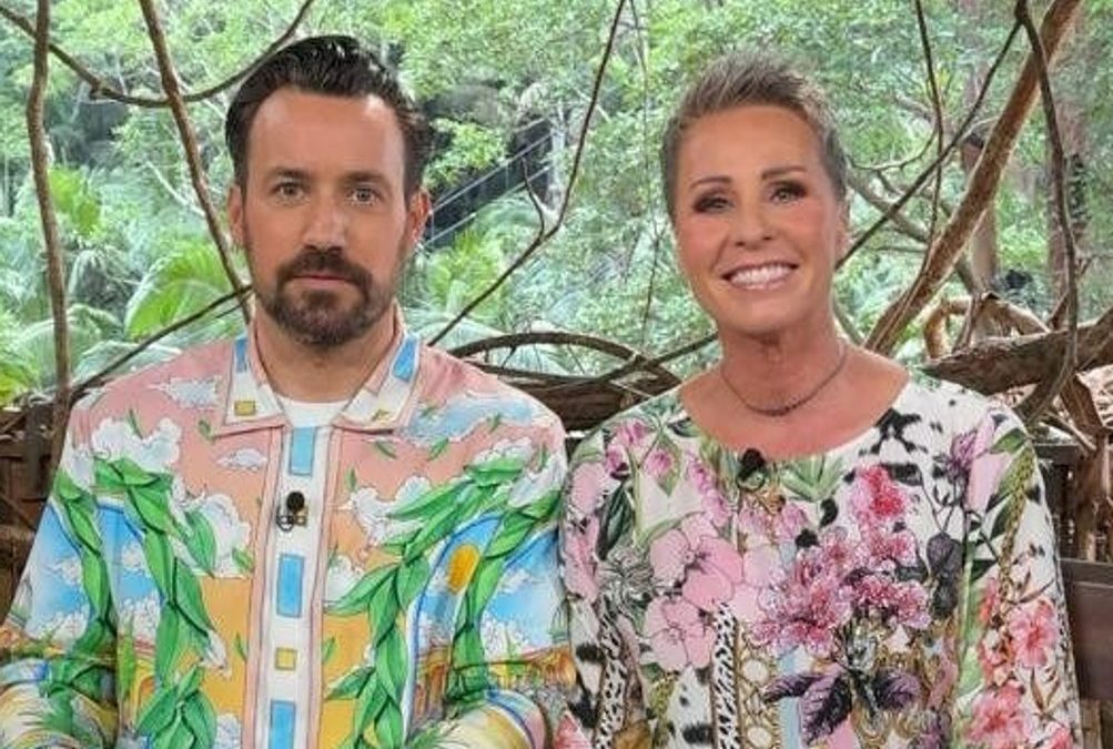Dschungelcamp-Outfits von Sonja Zietlow und Jan Köppen unterm Hammer