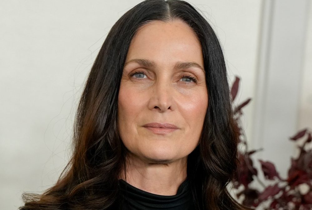 Baby statt Karriere: „Matrix“-Star Carrie-Anne Moss bereut nichts