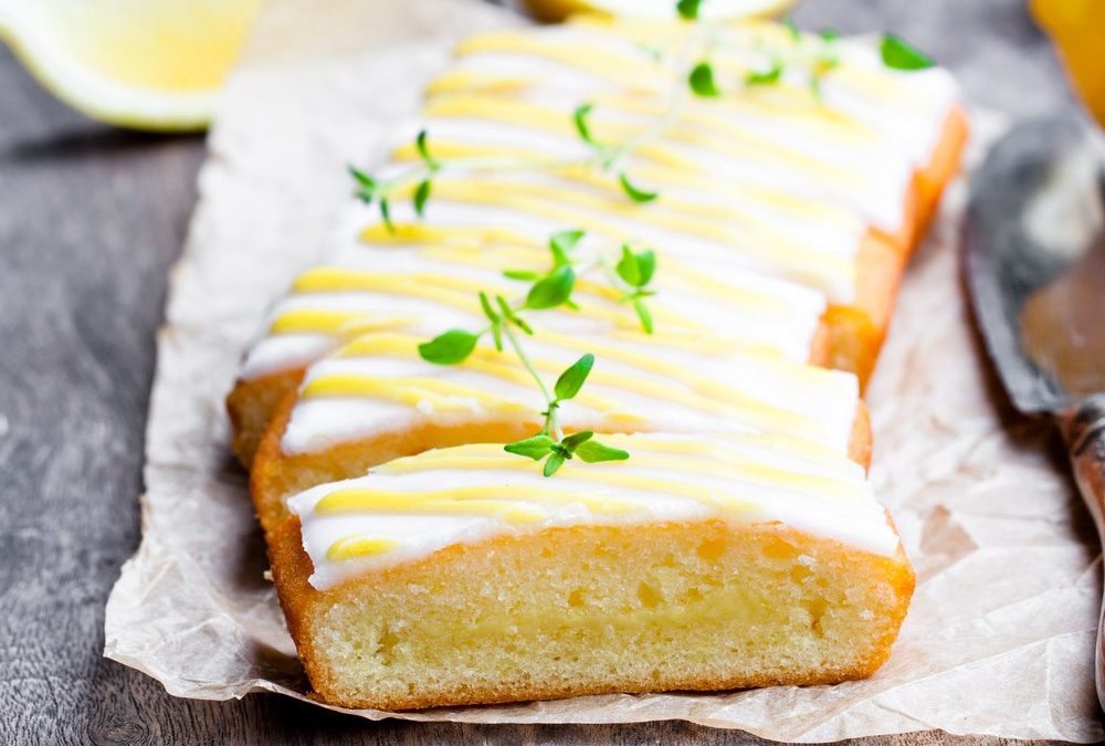 Perfekt an sonnigen Tagen: Frischer Zitronenkuchen mit Thymian