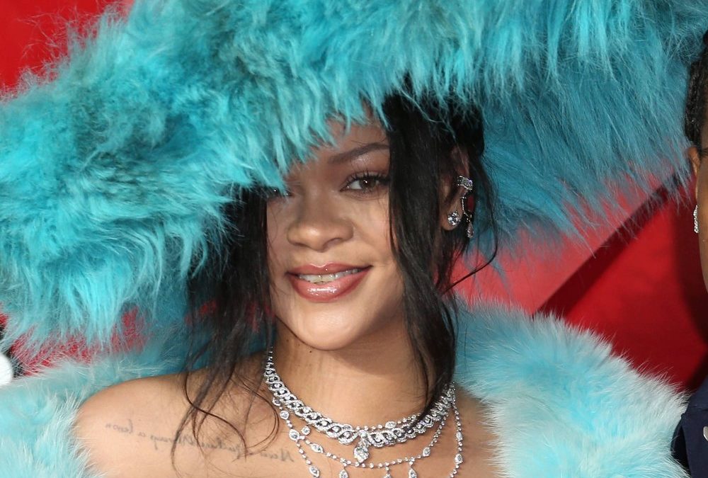 Rihanna bekam ihre Kinder mit Sonnenbrille und Perlenkette
