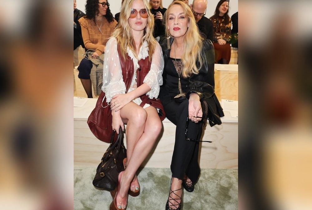 Jerry Hall und Tochter Georgia May Jagger: Stylisches Duo in Paris