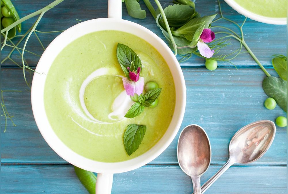 Leicht und lecker: Cremige Lauchsuppe mit Erbsen