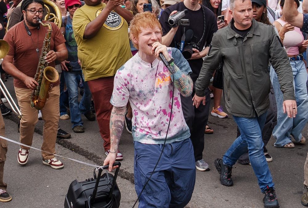 Ed Sheeran präsentiert bei Überraschungsauftritt neuen Song