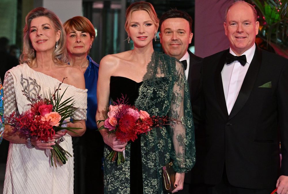 Fürst Albert und Fürstin Charlène von Monaco feiern den Rosenball