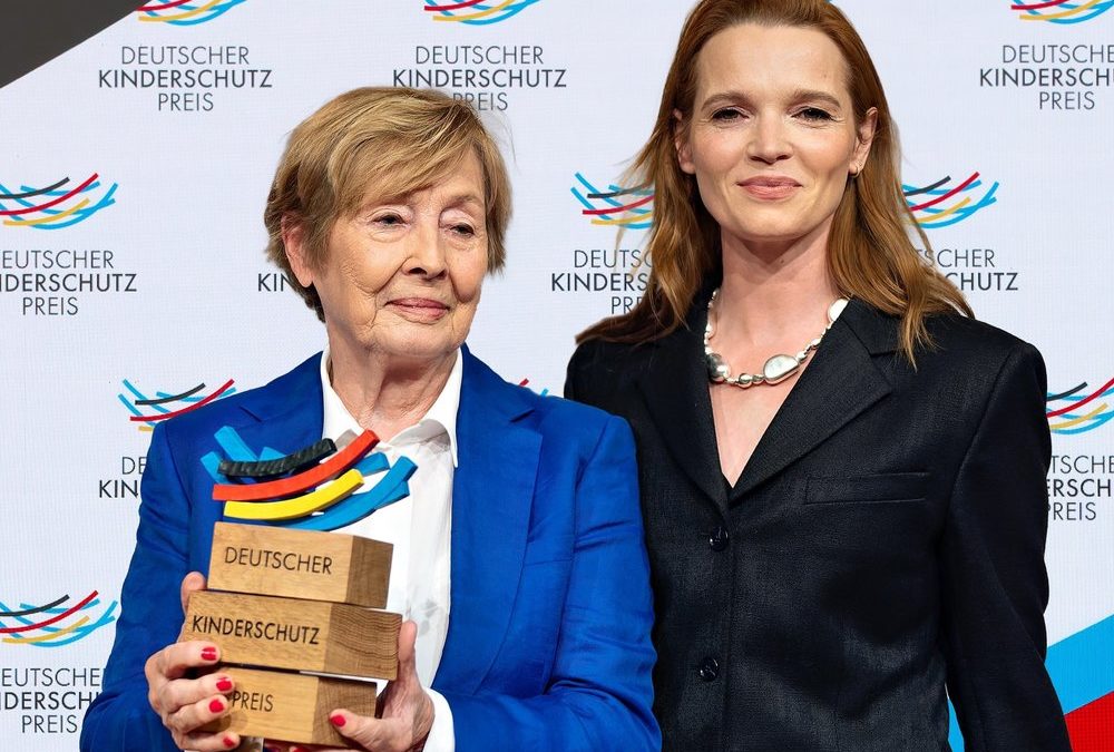 Karoline Herfurth ruft bei Preisverleihung zum Kinderschutz auf