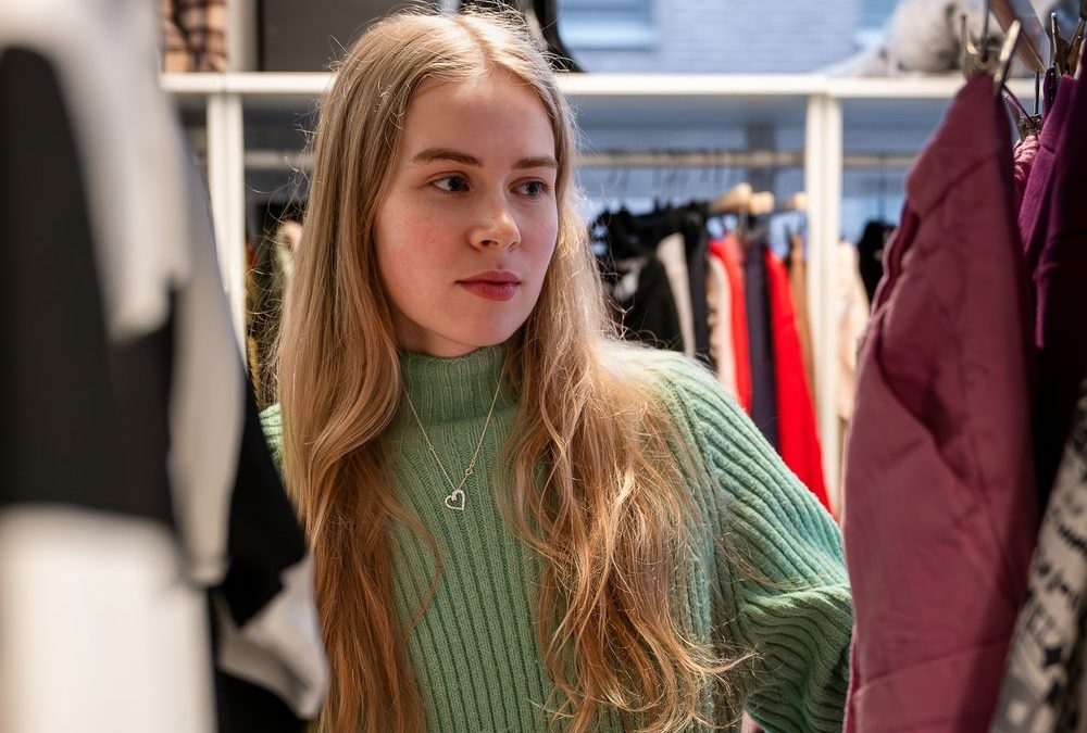 Vintage-Shopping: Darauf sollten Modefans beim Kauf achten