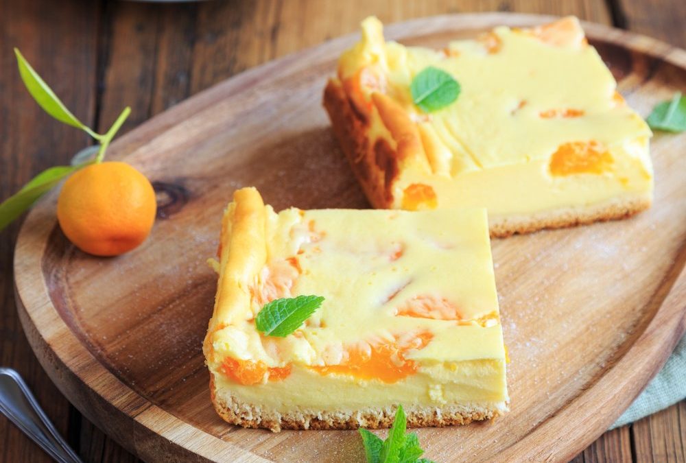 Mit knusprigem Boden: Fruchtiger Mandarinen-Käsekuchen vom Blech