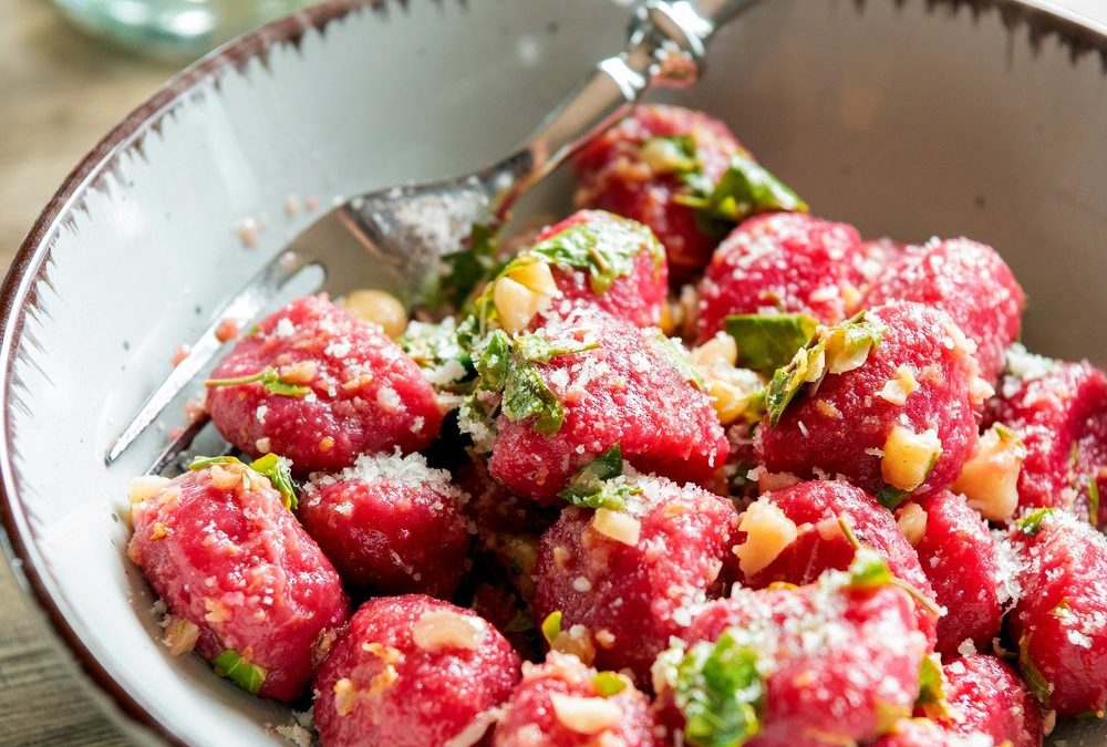 Mehr als nur Gestrüpp: Drei Rezepte mit Blättern und Blüten