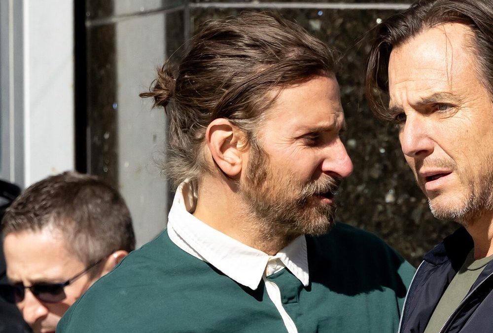 Lässiges Comeback: Bradley Cooper bringt den Man-Bun zurück