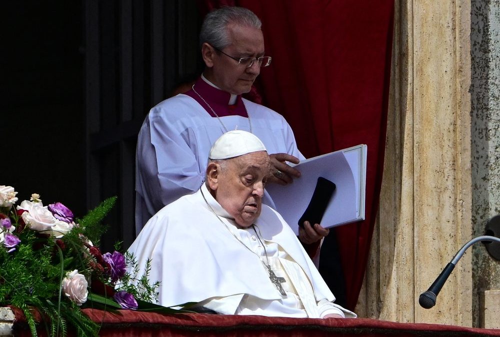 Nach schwerer Krankheit: Papst Franziskus spricht Segen „Urbi et Orbi“