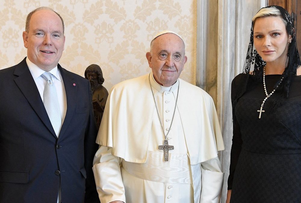 Beerdigung von Papst Franziskus: Diese Royals werden erwartet