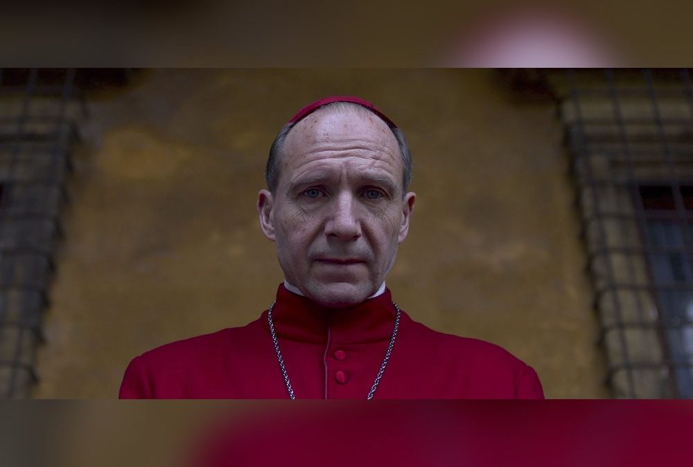 Hochaktuell nach Tod des Papstes: Hier gibt es „Konklave“ im Stream