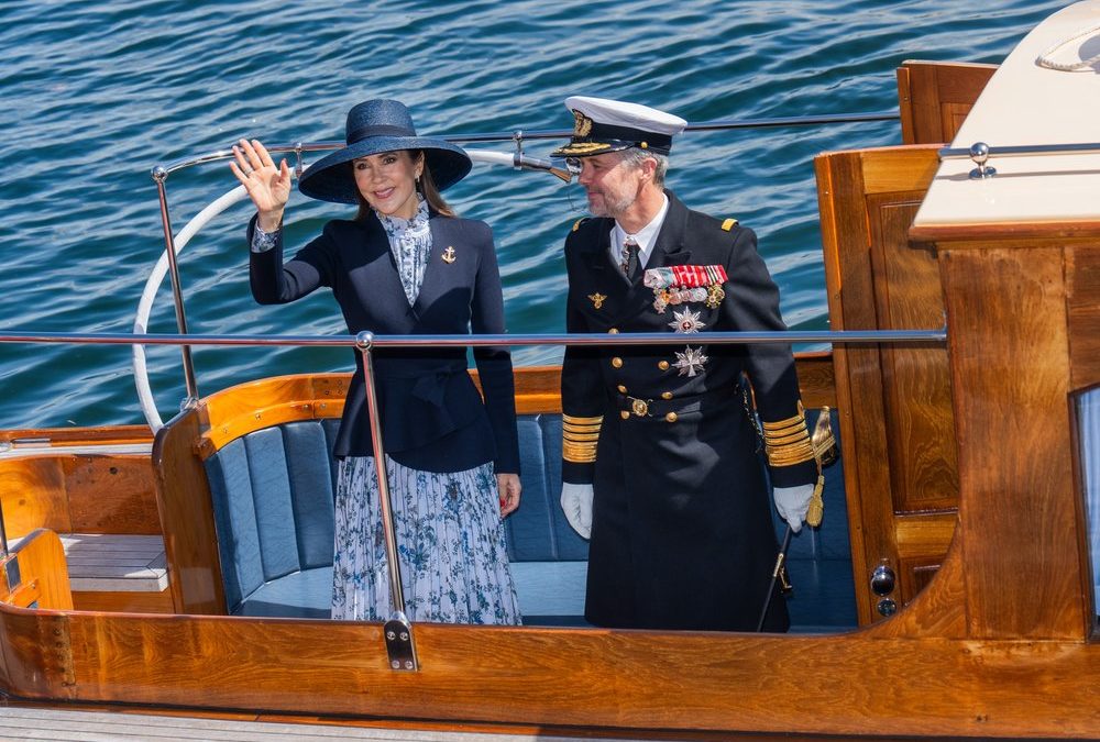 Saisonstart: Königin Mary und König Frederik stechen in See