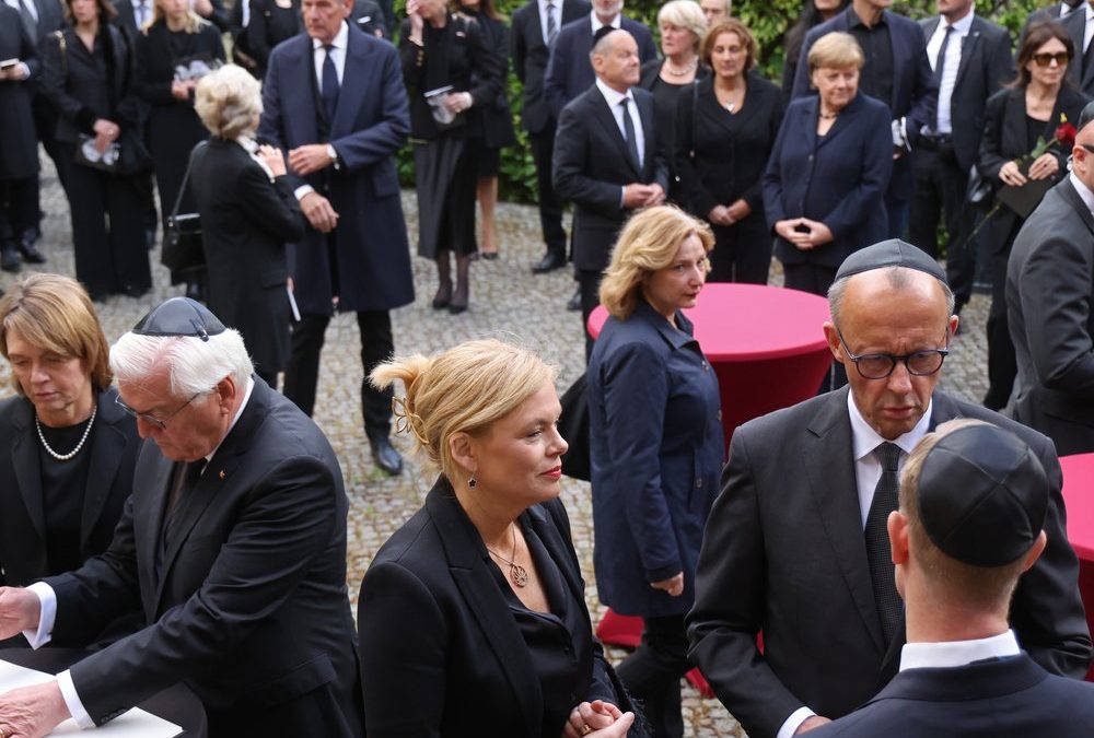 Abschied von Margot Friedländer: Drei Kanzler bei der Trauerfeier