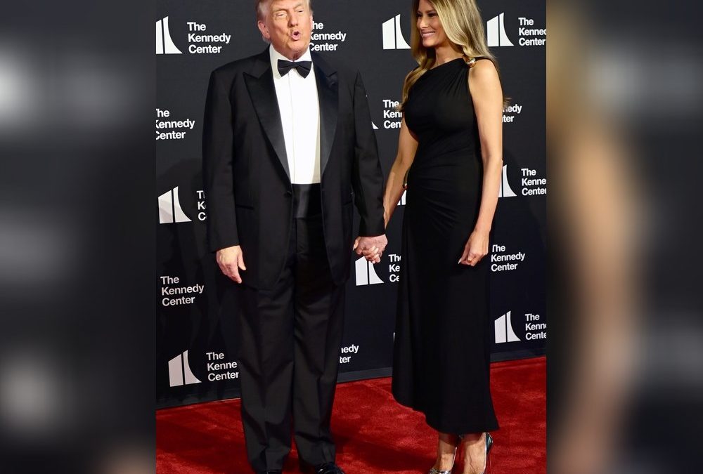 Gemeinsamer Auftritt: Buhrufe für Donald und Melania Trump