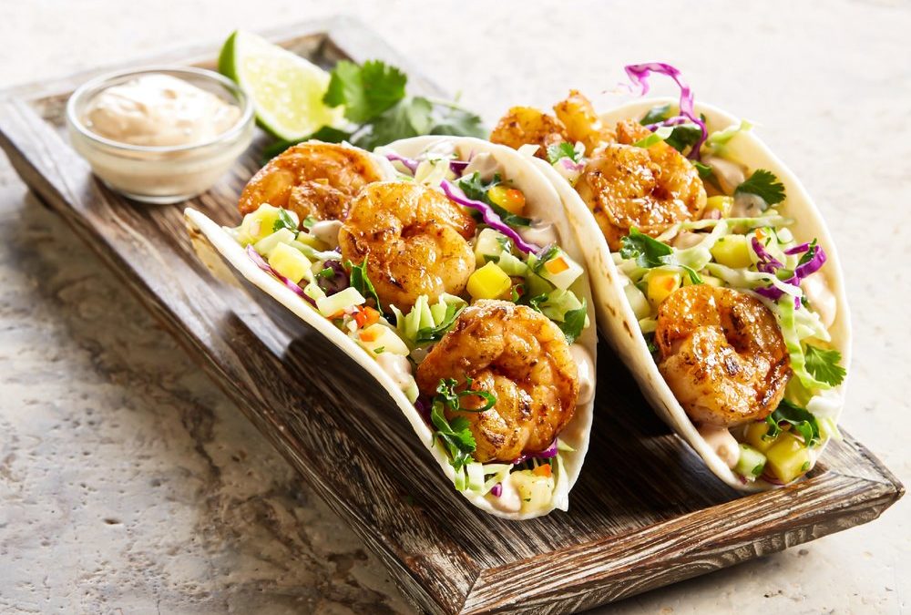 Mexikanisch kochen: Shrimp-Tacos mit Avocado-Salsa