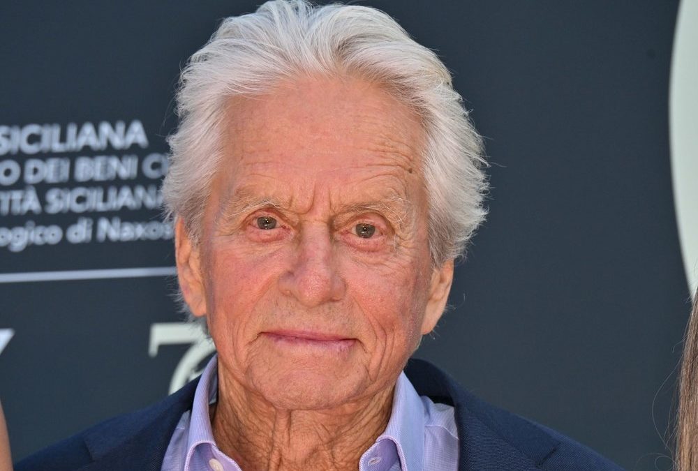 „Schäme mich“: Michael Douglas entschuldigt sich für die USA