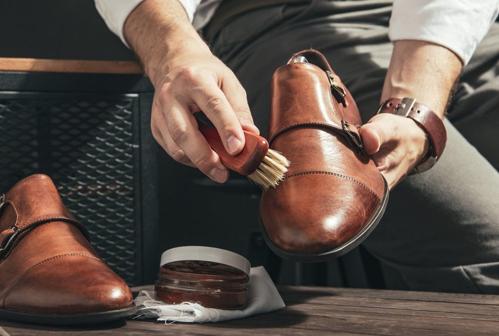 Reinigung, Pflege, Lagerung: So bleibt Leder lange schön