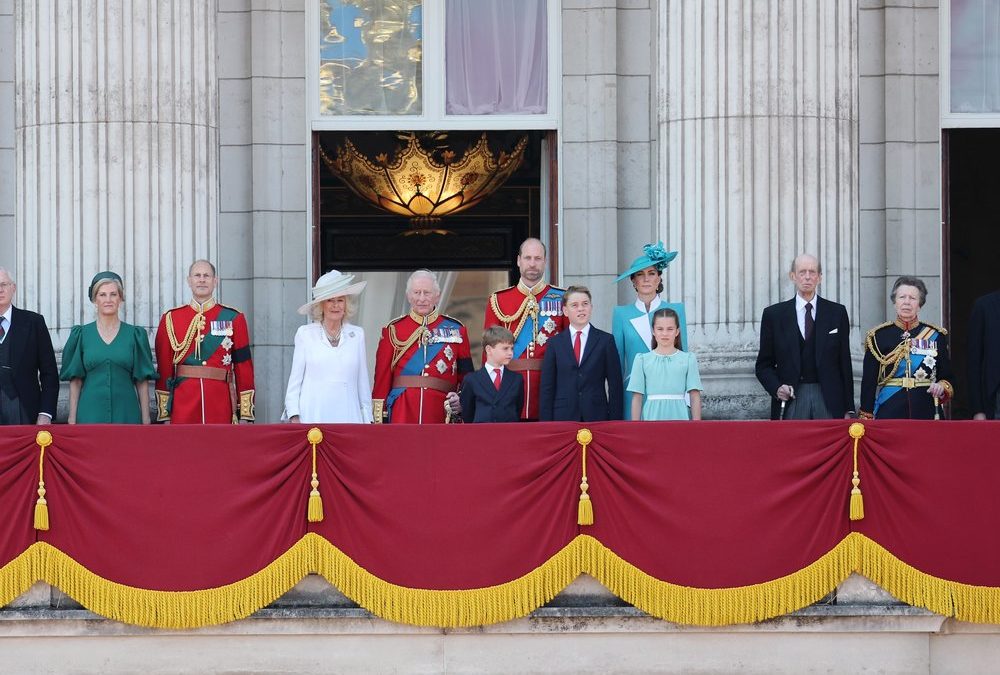 „Trooping the Colour“: Royal Family versammelt sich auf Palastbalkon