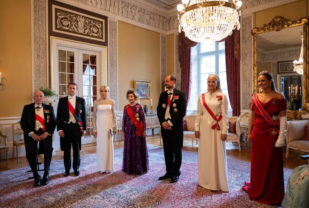 Norwegens Royals feiern Galadinner mit Emmanuel und Brigitte Macron