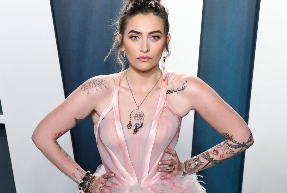 Paris Jackson wehrt sich gegen Kritiker wegen Auftrittsdatum