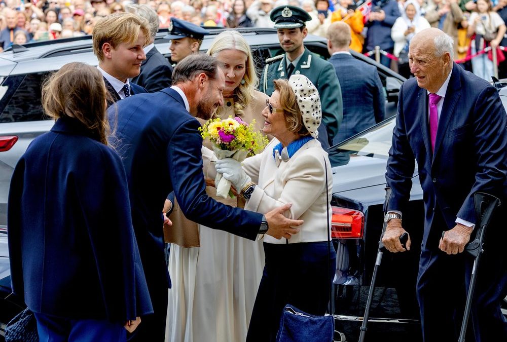 Norwegische Royals: Seltener Auftritt aller Generationen