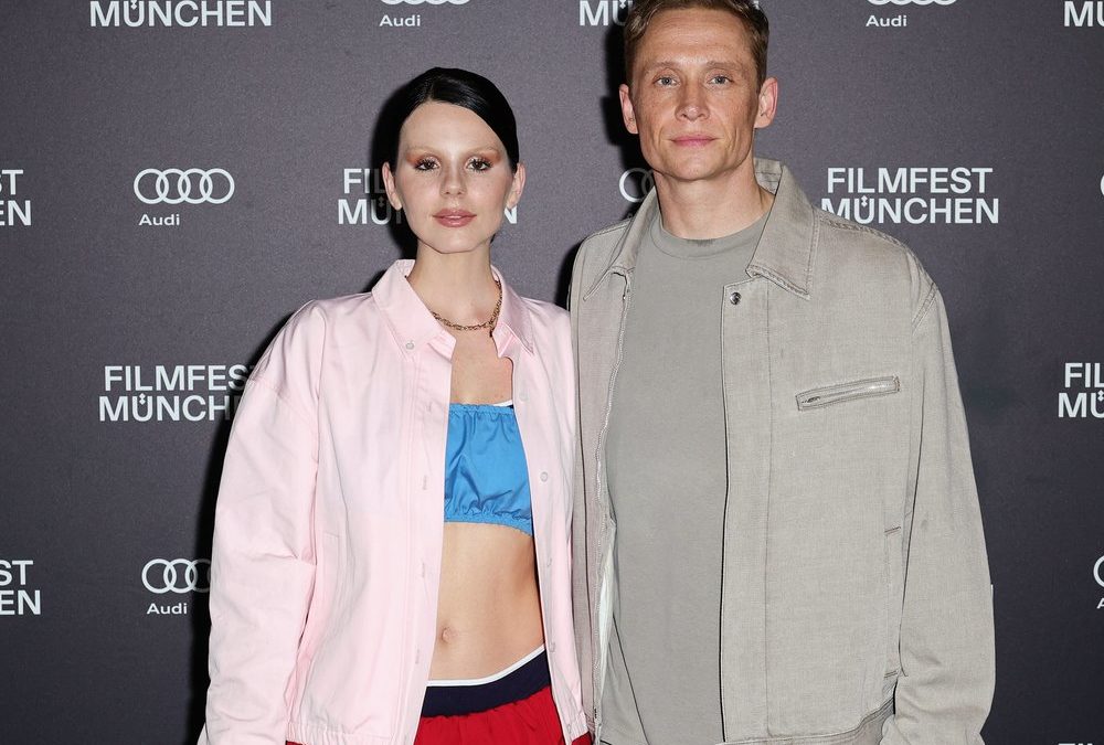 Matthias Schweighöfer und Ruby O. Fee: Pärchenauftritt bei Premiere