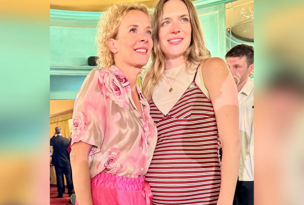 Katja Riemann wird Großmutter: Tochter Paula zeigt ihren Babybauch