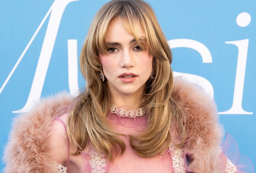 Durch enge Lederhose verletzt: Suki Waterhouse teilt Krankenhaus-Foto
