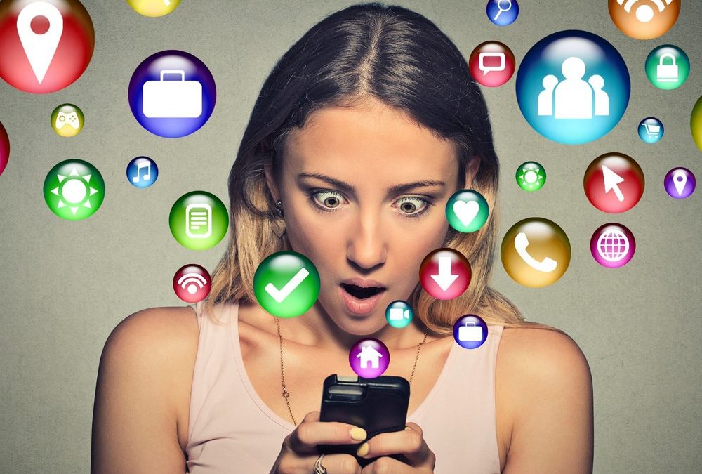 Social Media und Co: Was macht die Reizüberflutung mit dem Gehirn?