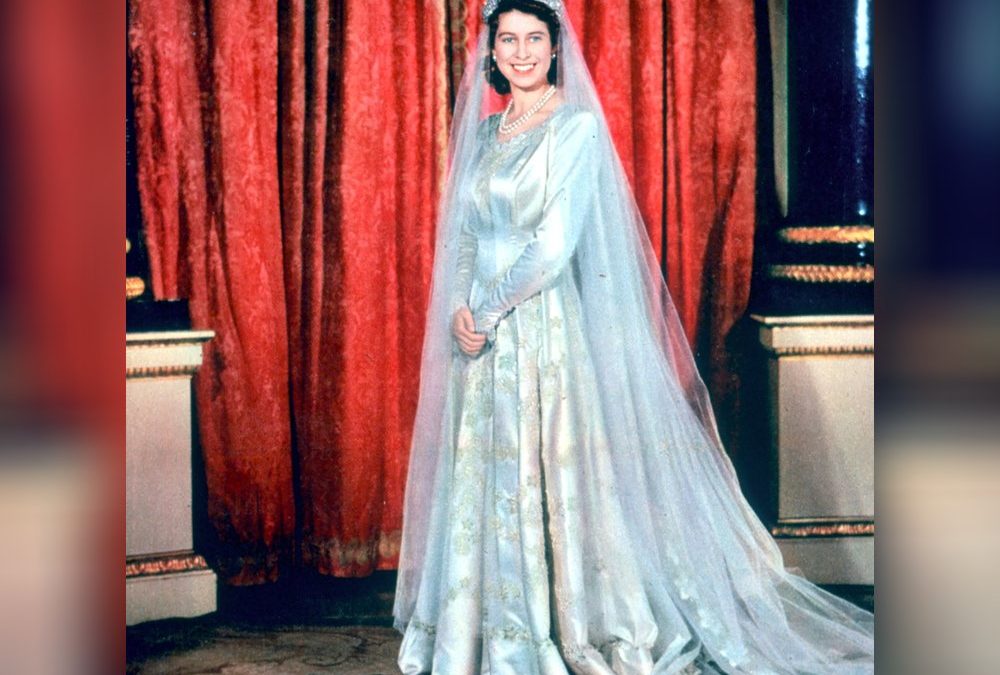 Queen Elizabeth II.: Größte Mode-Ausstellung zum 100. Geburtstag