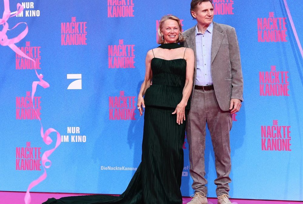 „Die nackte Kanone“-Premiere mit Pamela Anderson und Liam Neeson